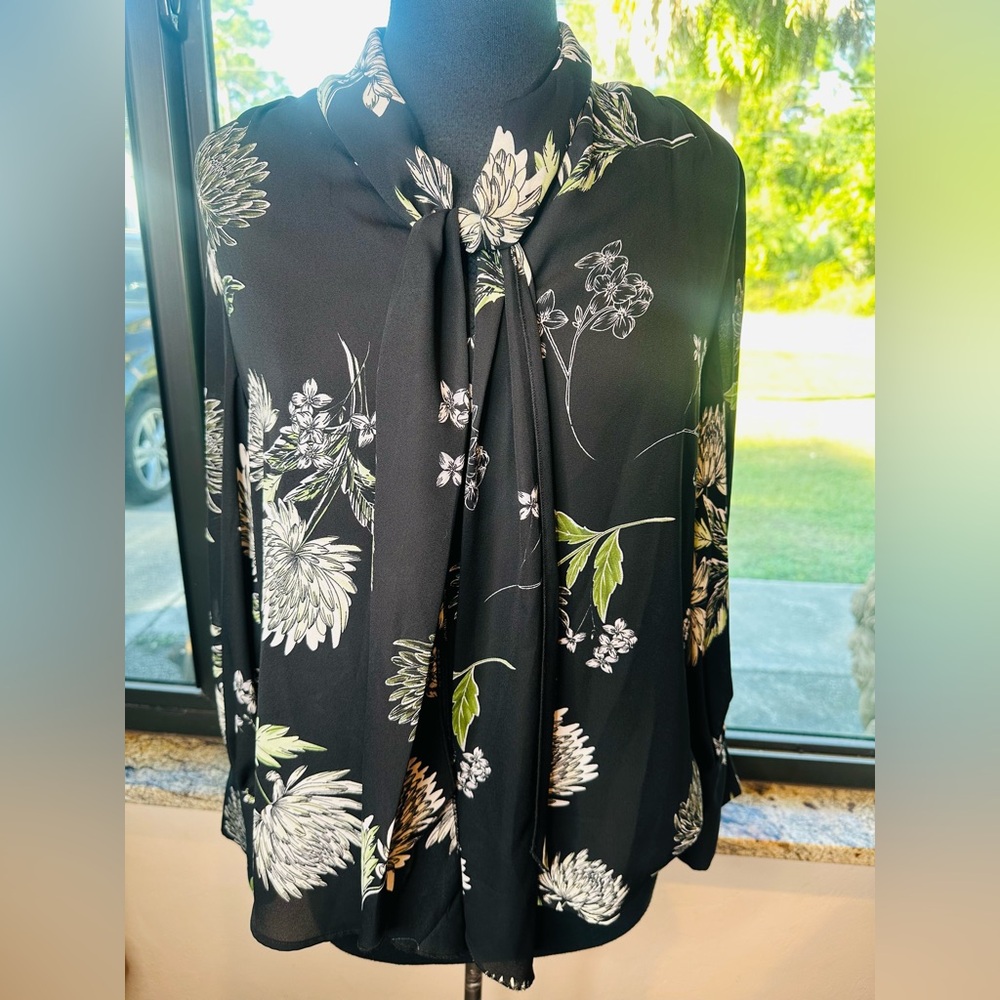 Who What Wear Black Botanical Floral Long Sleeve Tie Neck Blouse Size Medium